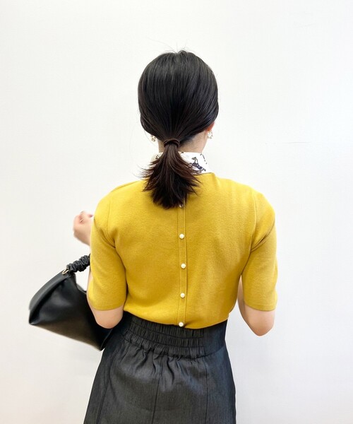 OPAQUE.CLIP（オペークドットクリップ）の「◆バックパール調ソウバリニット（ニット/セーター・レディース・マスタード/ブラック/ダークグリーン・38）」の14枚目の写真