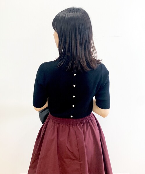 OPAQUE.CLIP（オペークドットクリップ）の「◆バックパール調ソウバリニット（ニット/セーター・レディース・マスタード/ブラック/ダークグリーン・38）」の22枚目の写真