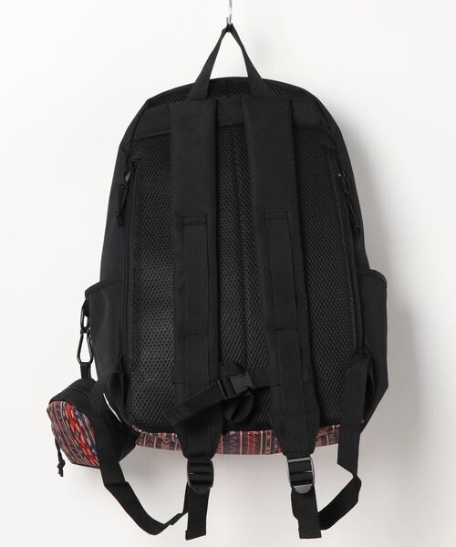 チチカカ（チチカカ）の「ポーチコンビバックパック（バックパック/リュック・レディース・ブラック/ネイビー/オレンジ・FREE）」の9枚目の写真