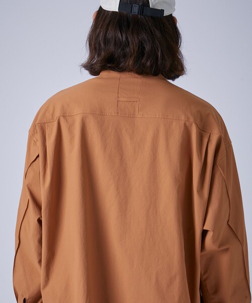 CITY TOKYO(シティトウキョウ)の「IDIOMオーバーサイズクロップドシャツ(シャツ/ブラウス・メンズ・ブラック/オレンジ系その他/オフホワイト・1/2)」の6枚目の写真