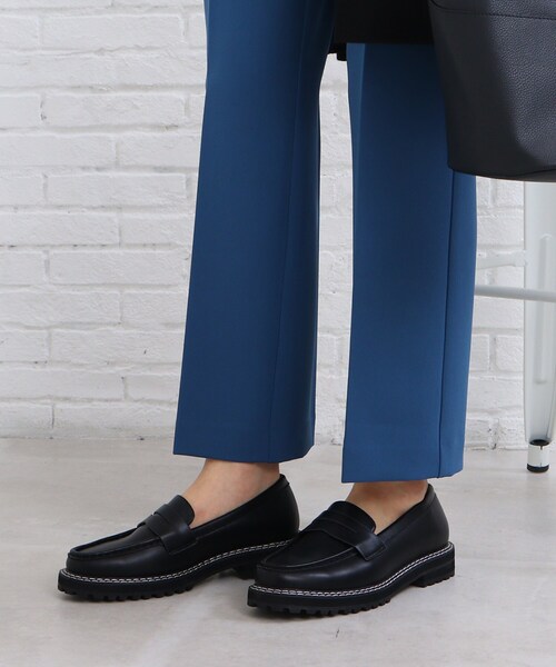 SHOO・LA・RUE(シューラルー)の「◆厚底 スクエアトゥ ローファー(ドレスシューズ・レディース・ブラック/ナチュラル・35/45)」の9枚目の写真