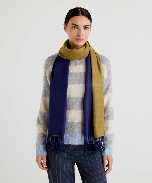 BENETTON (UNITED COLORS OF BENETTON)（ベネトンユナイテッドカラーズオブベネトン）の「フリンジ付きバイカラー配色ストール（ストール/ショール・レディース・レッド/ブラック/ブルー系その他/ベージュ・ONE SIZE）」の3枚目の写真