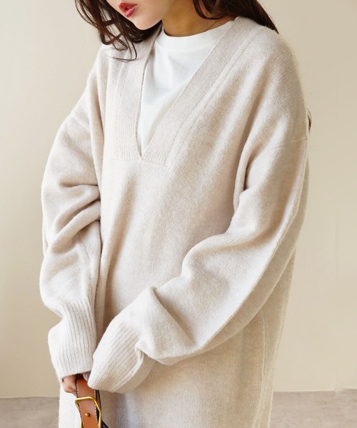 IAMUSE(アイアミューズ)の「もちもち 深Vネック/ハイネック ニットワンピース S0687【IAMUSE】(ワンピース・レディース・グレイッシュベージュ/オートミール/チャコール/ホワイト系/ベージュ系/グレー/ベージュ/グレー系/ホワイト・FREE)」の7枚目の写真