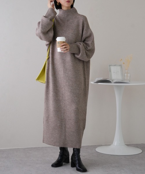 IAMUSE(アイアミューズ)の「もちもち 深Vネック/ハイネック ニットワンピース S0687【IAMUSE】(ワンピース・レディース・グレイッシュベージュ/オートミール/チャコール/ホワイト系/ベージュ系/グレー/ベージュ/グレー系/ホワイト・FREE)」の12枚目の写真