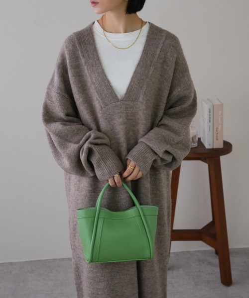 IAMUSE(アイアミューズ)の「もちもち 深Vネック/ハイネック ニットワンピース S0687【IAMUSE】(ワンピース・レディース・グレイッシュベージュ/オートミール/チャコール/ホワイト系/ベージュ系/グレー/ベージュ/グレー系/ホワイト・FREE)」の11枚目の写真