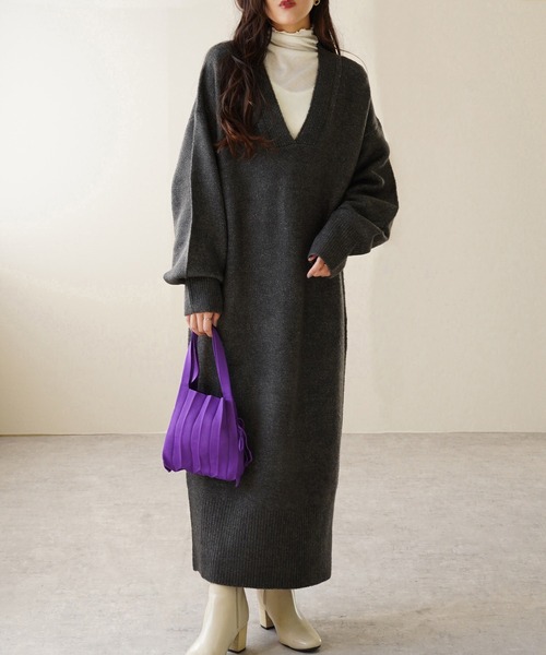 IAMUSE(アイアミューズ)の「もちもち 深Vネック/ハイネック ニットワンピース S0687【IAMUSE】(ワンピース・レディース・グレイッシュベージュ/オートミール/チャコール/ホワイト系/ベージュ系/グレー/ベージュ/グレー系/ホワイト・FREE)」の15枚目の写真