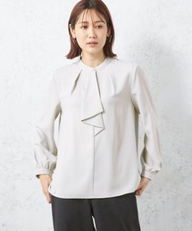 ラッフルタイブラウス