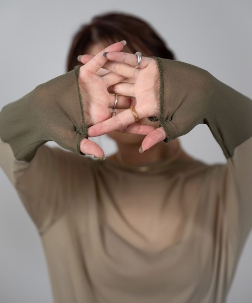 Amiur（エミレ）の「two tone loose fit tops（Tシャツ/カットソー・レディース・ベージュ/グリーン・FREE）」の6枚目の写真