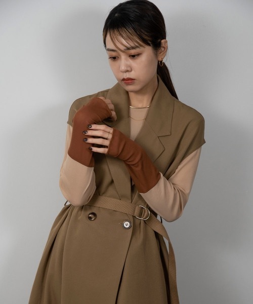 Amiur（エミレ）の「two tone loose fit tops（Tシャツ/カットソー・レディース・ベージュ/グリーン・FREE）」の11枚目の写真