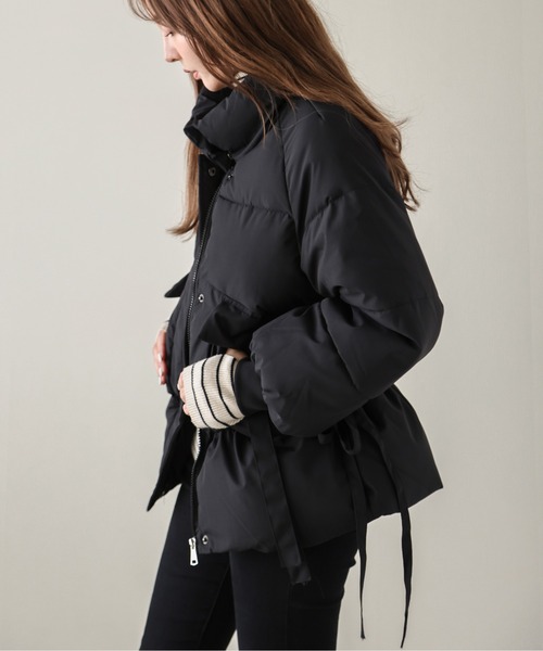 SUGAR BISKET(シュガービスケット)の「ウエストギャザーフェイクダウンブルゾン(ダウンジャケット/コート・レディース・ベージュ/ブラック/グリーン・L/M)」の8枚目の写真