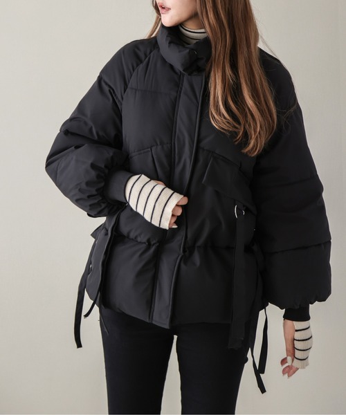 SUGAR BISKET(シュガービスケット)の「ウエストギャザーフェイクダウンブルゾン(ダウンジャケット/コート・レディース・ベージュ/ブラック/グリーン・L/M)」の6枚目の写真