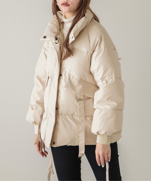 SUGAR BISKET(シュガービスケット)の「ウエストギャザーフェイクダウンブルゾン(ダウンジャケット/コート・レディース・ベージュ/ブラック/グリーン・L/M)」の10枚目の写真