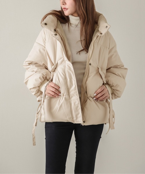 SUGAR BISKET(シュガービスケット)の「ウエストギャザーフェイクダウンブルゾン(ダウンジャケット/コート・レディース・ベージュ/ブラック/グリーン・L/M)」の11枚目の写真