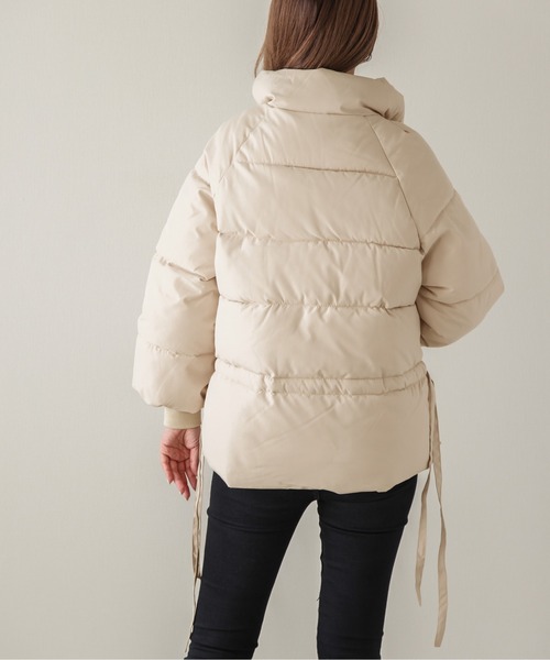 SUGAR BISKET(シュガービスケット)の「ウエストギャザーフェイクダウンブルゾン(ダウンジャケット/コート・レディース・ベージュ/ブラック/グリーン・L/M)」の12枚目の写真