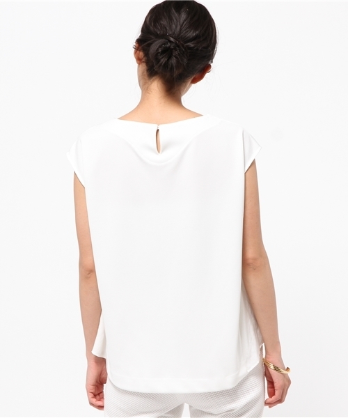 Tiara（ティアラ）の「裾フレアトップス（Tシャツ/カットソー・レディース・オフホワイト/ベージュ系その他/ダークネイビー・9）」の11枚目の写真