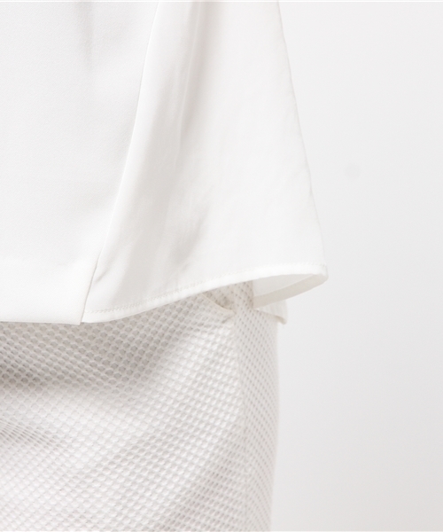 Tiara（ティアラ）の「裾フレアトップス（Tシャツ/カットソー・レディース・オフホワイト/ベージュ系その他/ダークネイビー・9）」の7枚目の写真