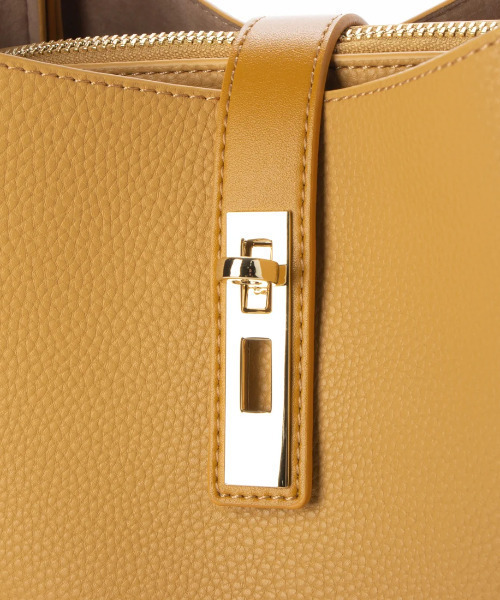 cache cache(カシュ カシュ)の「カシュカシュ cachecache / 3レイヤーヒネリ金具2wayトート(トートバッグ・レディース・ベージュ系その他/アイボリー/レッド/ブラック/ホワイト系その他/キャメル/イエロー・FREE)」の10枚目の写真