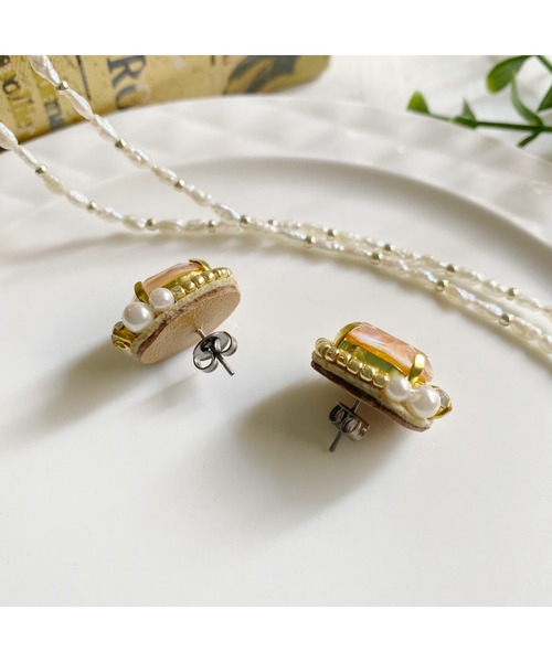 tone（トーン）の「【Hi-na】ビジューとビーズの刺繡アクセサリー　ピアス(MA)（ピアス（両耳用）・レディース・オレンジ/クリアブラック/クリア/ベージュ・FREE）」の12枚目の写真
