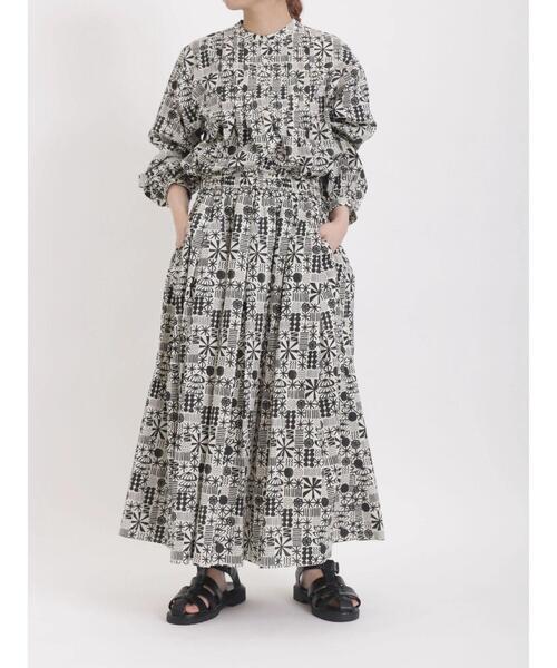 sm2rhythm（サマンサモスモスリズム）の「プリントタックスカート（スカート・レディース・イエロー/ブルー/ブラック・ﾌﾘ-）」の7枚目の写真