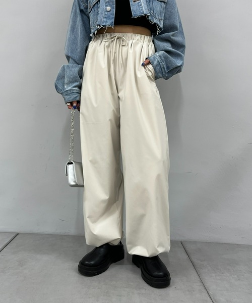 WHO'S WHO gallery（フーズフーギャラリー）の「イージーファットパンツ（カーゴパンツ・レディース・ブラック/ベージュ/アイボリー・FREE）」の5枚目の写真