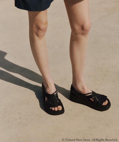 MALIBU SANDALS(マリブサンダルズ)の「MALIBU SANDALS / "CANYON PLATFORM" サンダル(サンダル・レディース・ブラック/ホワイト・5/6/7/8/9/10/4/11/6.5)」の3枚目の写真