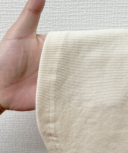 JUNOAH（ジュノア）の「クロスネックリブタンクトップ（タンクトップ・レディース・ブラウン/ブラック/アイボリー/ホワイト/グレイッシュベージュ・MEDIUM/LARGE/X-LARGE）」の21枚目の写真