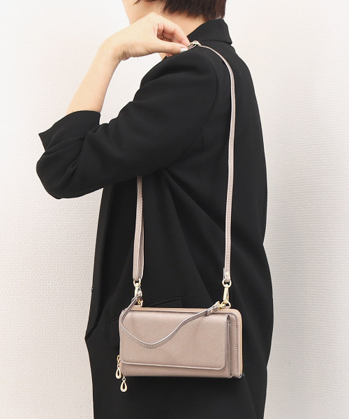 cache cache（カシュ カシュ）の「カシュカシュ cachecache / WEB限定カラーコンビウォレットショルダーバッグ（ショルダーバッグ・レディース・ブラック/マスタード/キャメル/ネイビー/ベージュ系その他/グレー/ホワイト系その他/グリーン/ピンク/ベージュ系その他2/ホワイト/ブロンズ・FREE）」の12枚目の写真