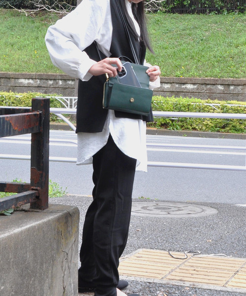 cache cache（カシュ カシュ）の「カシュカシュ cachecache / WEB限定カラーコンビウォレットショルダーバッグ（ショルダーバッグ・レディース・ブラック/マスタード/キャメル/ネイビー/ベージュ系その他/グレー/ホワイト系その他/グリーン/ピンク/ベージュ系その他2/ホワイト/ブロンズ・FREE）」の14枚目の写真