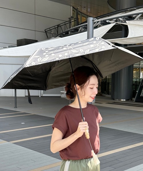 LEPSIM（レプシィム）の「晴雨兼用/折り畳み傘[柄]　178396（折りたたみ傘・レディース・ブラック/ブルー/ベージュ・ONE SIZE）」の16枚目の写真