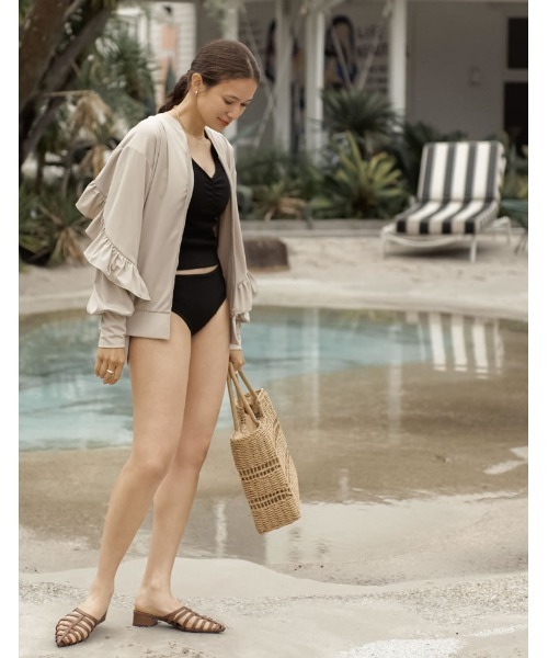 Re:EDIT（リエディ）の「[DAILY SWIM][4点セット][UVカット][水陸両用][大きいサイズ有]選べるラッシュガード×水着セット（水着・レディース・グレー系/グレー系その他/ブラック系その他/ブラウン系その他/ブラック系/ブラウン系・LARGE/X-LARGE/SMALL/MEDIUM）」の17枚目の写真