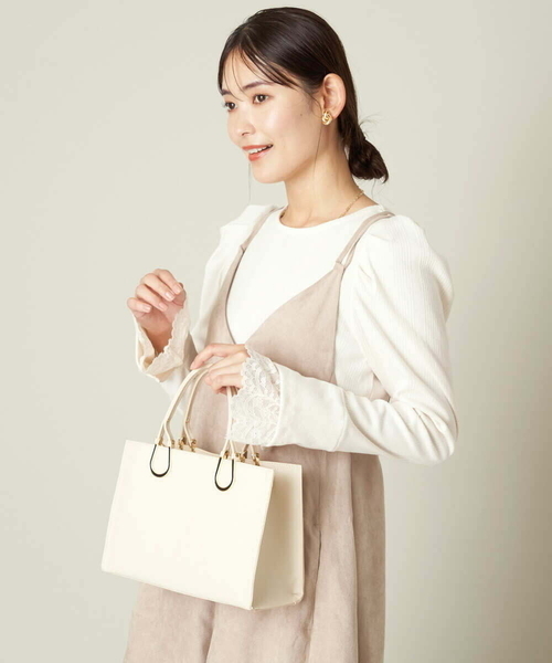 a.v.v(アーヴェヴェ)の「【前後2WAY】レーススリーブタックパフリブトップス(Tシャツ/カットソー・レディース・ブラック/アイボリー・36/40/38/34/42)」の17枚目の写真