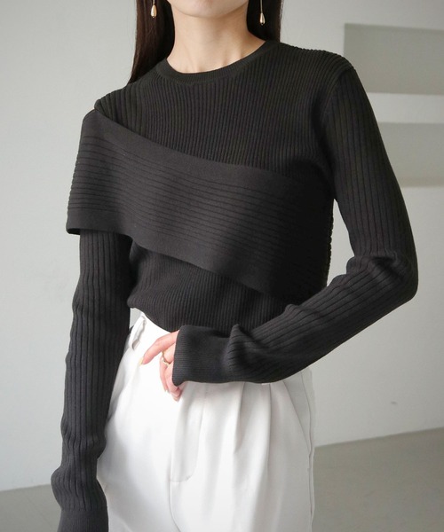 cheriella(シェリエラ)の「【cheriella】WEB限定肩あきアシメリブニット WEB LIMITED SHOULDER CUT ASYMMETRIC RIB KNIT(ニット/セーター・レディース・パープル/ダークグリーン/ブラック/アイボリー/ブルー・M)」の13枚目の写真