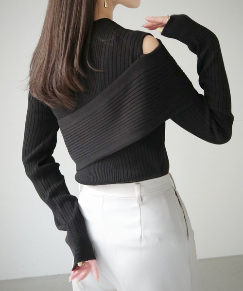 cheriella(シェリエラ)の「【cheriella】WEB限定肩あきアシメリブニット WEB LIMITED SHOULDER CUT ASYMMETRIC RIB KNIT(ニット/セーター・レディース・パープル/ダークグリーン/ブラック/アイボリー/ブルー・M)」の16枚目の写真
