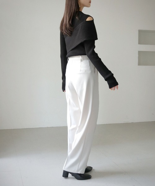 cheriella(シェリエラ)の「【cheriella】WEB限定肩あきアシメリブニット WEB LIMITED SHOULDER CUT ASYMMETRIC RIB KNIT(ニット/セーター・レディース・パープル/ダークグリーン/ブラック/アイボリー/ブルー・M)」の18枚目の写真