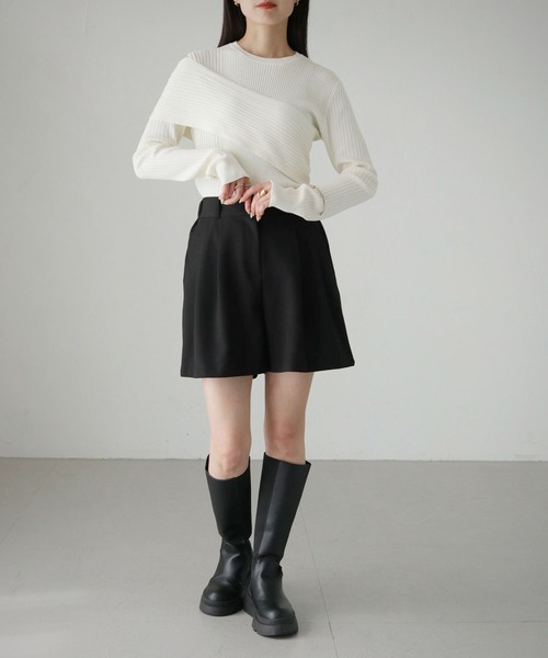 cheriella(シェリエラ)の「【cheriella】WEB限定肩あきアシメリブニット WEB LIMITED SHOULDER CUT ASYMMETRIC RIB KNIT(ニット/セーター・レディース・パープル/ダークグリーン/ブラック/アイボリー/ブルー・M)」の9枚目の写真