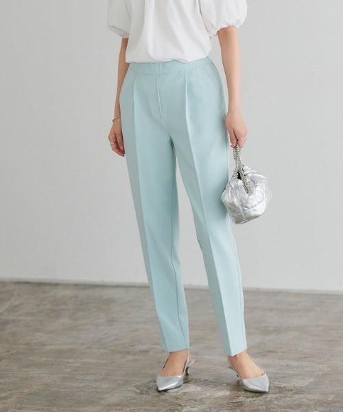 Pierrot（ピエロ）の「高見えすっきりテーパードパンツ（スラックス・レディース・ブラウン/キャメル/グレイッシュベージュ/グレー系その他/ブラック/ピンク系その他/アイボリー/ダークネイビー/グレー/グリーン系その他/ライトイエロー/ブラウン系その他/スモークピンク/インディゴブルー/イエロー系その他/グレイッシュブルー/オレンジ系その他/パープル系その他/グレー系その他2/ベージュ系その他/モカ/サンドベージュ・TM/S/PL/PM/PS/LL/L/TL/M/TLL/TS/PLL）」の12枚目の写真