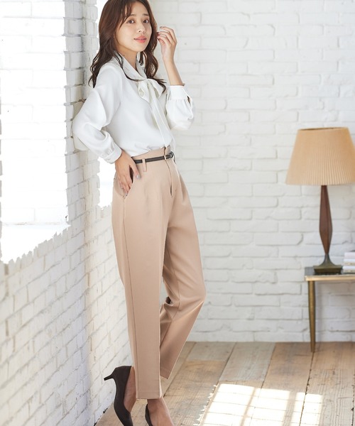 Honeys(ハニーズ)の「ベルト付テーパードパンツ(スラックス・レディース・ネイビー/ブルー/ブラック/モカ/チャコールグレー・M/LL/S/L)」の17枚目の写真