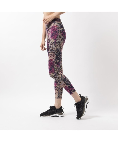 Reebok(リーボック)の「モダン サファリ コットンタイト レギンス / Mod Safari Cotton Tight Legging(レギンス/スパッツ・レディース・ネイビー/ブラック系その他・SMALL/MEDIUM/X-LARGE/LARGE/X-SMALL/XX-LARGE)」の3枚目の写真