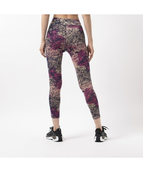 Reebok(リーボック)の「モダン サファリ コットンタイト レギンス / Mod Safari Cotton Tight Legging(レギンス/スパッツ・レディース・ネイビー/ブラック系その他・SMALL/MEDIUM/X-LARGE/LARGE/X-SMALL/XX-LARGE)」の4枚目の写真