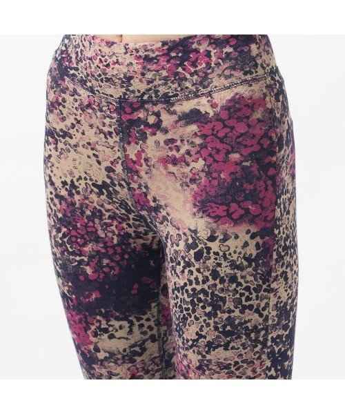 Reebok(リーボック)の「モダン サファリ コットンタイト レギンス / Mod Safari Cotton Tight Legging(レギンス/スパッツ・レディース・ネイビー/ブラック系その他・SMALL/MEDIUM/X-LARGE/LARGE/X-SMALL/XX-LARGE)」の5枚目の写真