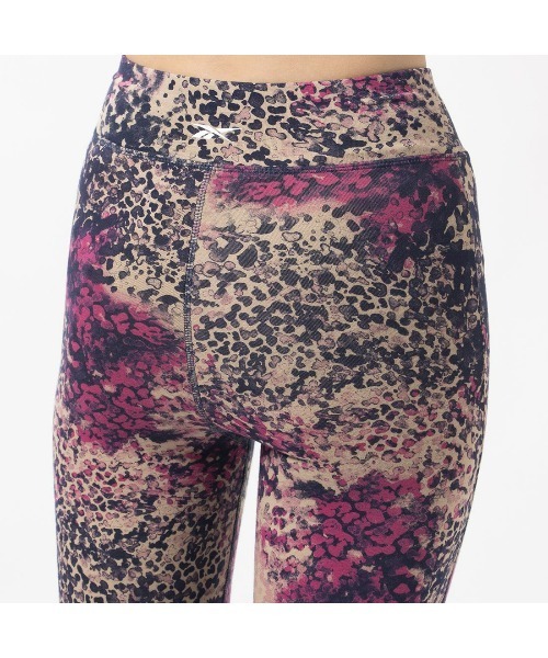 Reebok(リーボック)の「モダン サファリ コットンタイト レギンス / Mod Safari Cotton Tight Legging(レギンス/スパッツ・レディース・ネイビー/ブラック系その他・SMALL/MEDIUM/X-LARGE/LARGE/X-SMALL/XX-LARGE)」の6枚目の写真