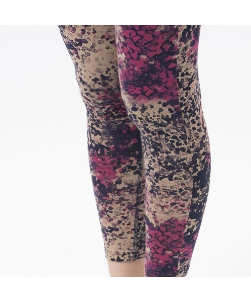 Reebok(リーボック)の「モダン サファリ コットンタイト レギンス / Mod Safari Cotton Tight Legging(レギンス/スパッツ・レディース・ネイビー/ブラック系その他・SMALL/MEDIUM/X-LARGE/LARGE/X-SMALL/XX-LARGE)」の7枚目の写真