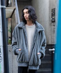 ビッグシルエット」に該当するブルゾン（フェイクファー