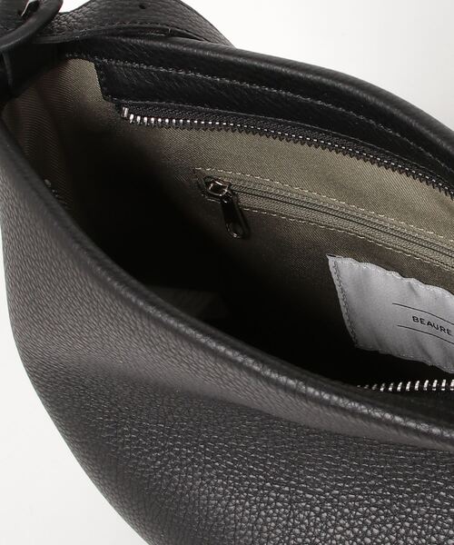 Beau're（ヴュレ）の「【BEAURE】カウレザー ハンドバッグ B-23510 ※（ハンドバッグ・レディース・ブラック/シルバー・FREE）」の5枚目の写真