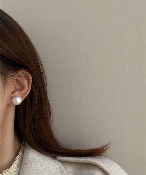 Jasmine Grandiflorum(ジャスミングランディフローラム)の「【Jasmine】ボリュームパールピアス(ピアス(両耳用)・レディース・ホワイト系その他6/ホワイト系その他4/ホワイト系その他/シルバー系その他2/シルバー系その他/ゴールド・FREE)」の3枚目の写真