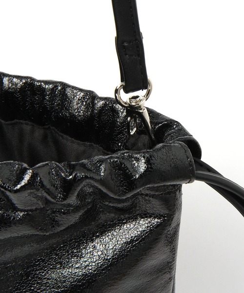 LAKOLE（ラコレ）の「2WAYクラック巾着ショルダー / 990412（ショルダーバッグ・レディース・その他3/ライトグリーン/ホワイト/ブラック・FREE）」の15枚目の写真