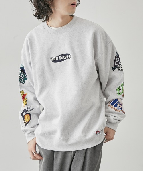 j.n.r.d(ジェー・エヌ・アール・ディー)の「【BENDAVIS別注】j.n.r.d/袖ワッペンクルーネックスウェット(スウェット・メンズ・ホワイト/グリーン/ブラック・L/LL/M)」の1枚目の写真