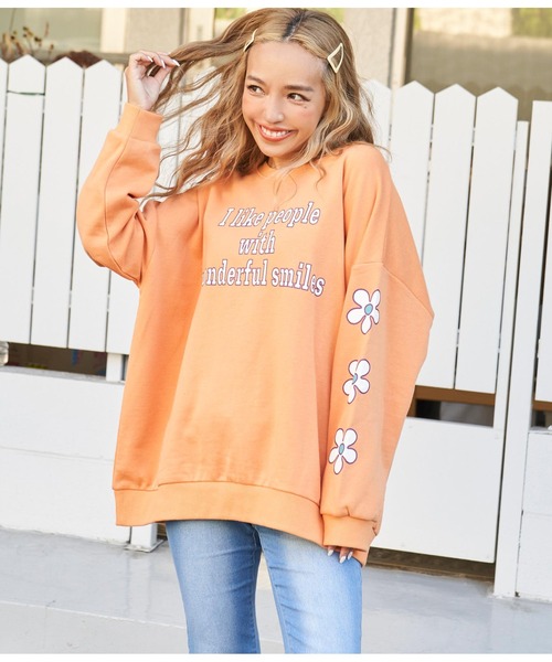 anap mimpi（アナップミンピ）の「アーム フラワー メッセージ 裏毛 スウェット 長袖 トップス（スウェット・レディース・ネイビー/オレンジ/グリーン・FREE）」の16枚目の写真