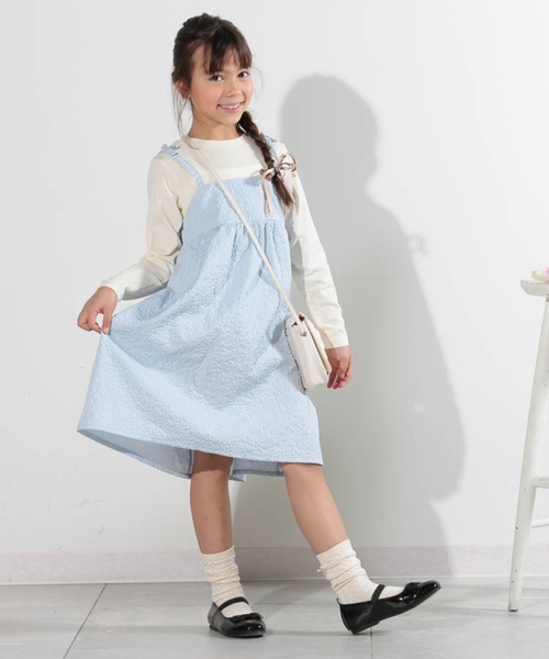 SHOO・LA・RUE（シューラルー）の「◆【110-140cm】エンボス使いドッキングキャミワンピース（ワンピース・キッズ・ブラック/サックスブルー・11/12/13/14）」の8枚目の写真