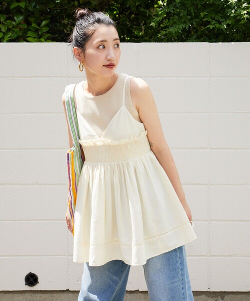 FREAK'S STORE（フリークスストア）の「限定展開　インド シャーリング フリル キャミソール（セットアップ対応）（キャミソール・レディース・レッド/グリーン/ネイビー/ブラック/オフホワイト・ﾌﾘ-）」の2枚目の写真